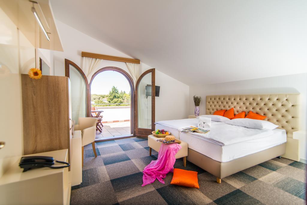Hotel Villa Vrsar Εξωτερικό φωτογραφία